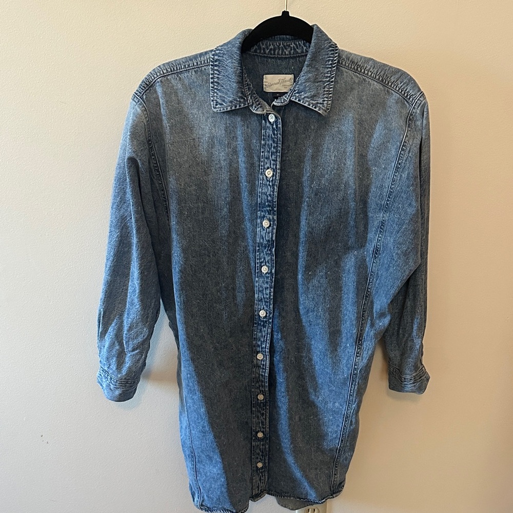 Universal Thread Classic Blue Button Down Shirt